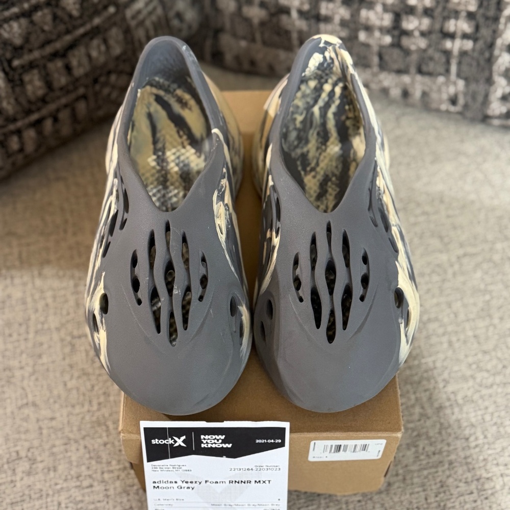 Yeezy Foam Runner MXT Moon Gray